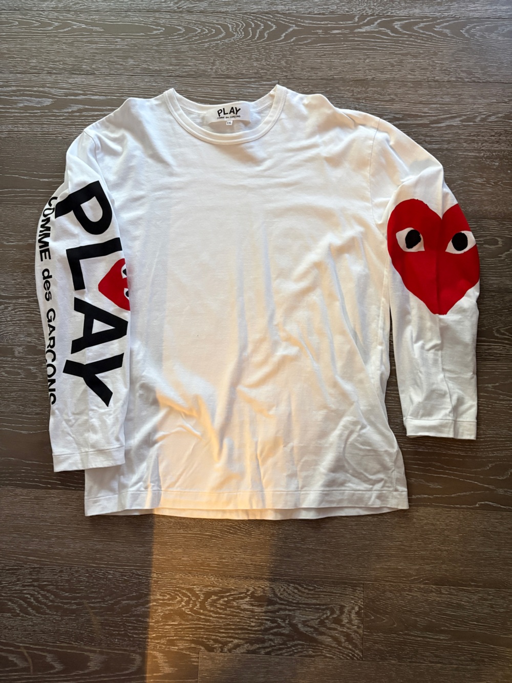 Comme des Garçons PLAY White long sleeve T-Shirt with Red Heart